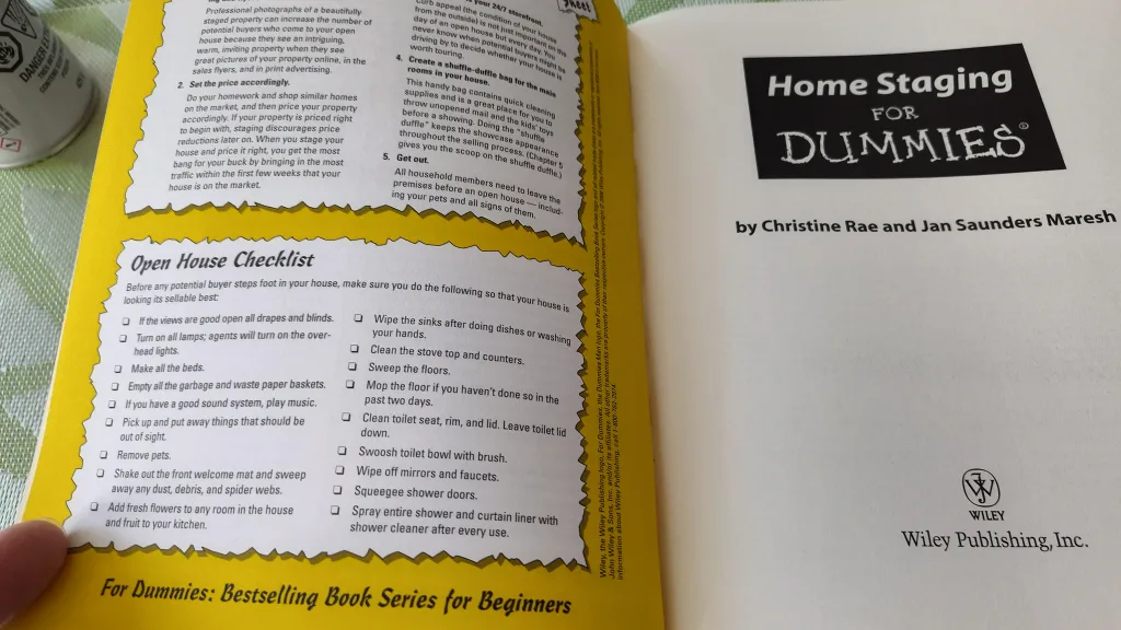 Home Staging for Dummies by Christine Rae image indicator(3)