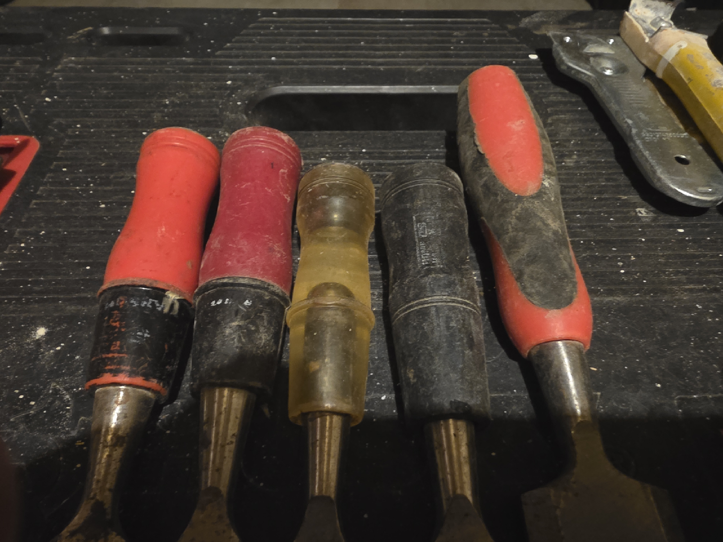 Set of 5 Assorted Chisels - photo 3