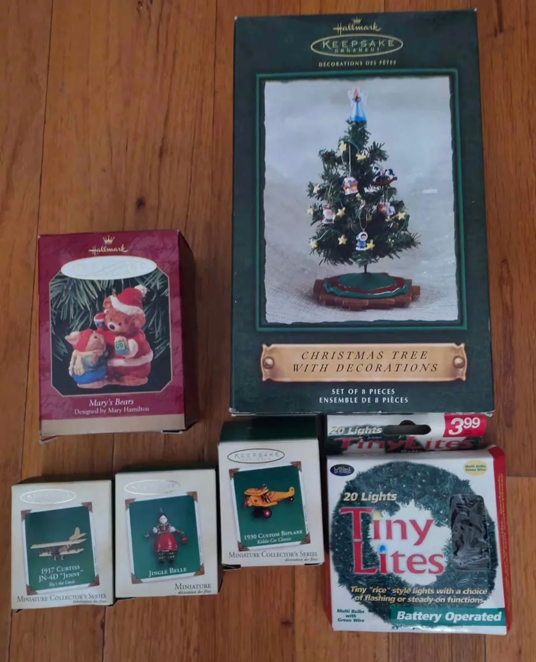 Hallmark Keepsake Christmas Tree with Decorations thumbnail