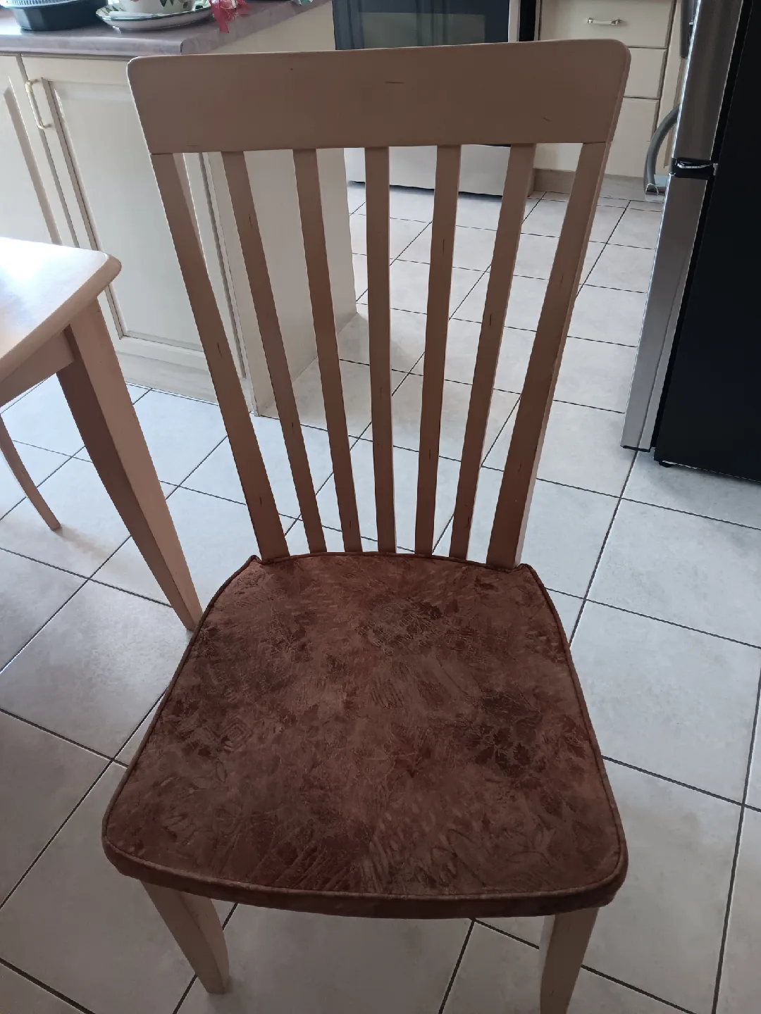 Table and Chairs Set image indicator(3)