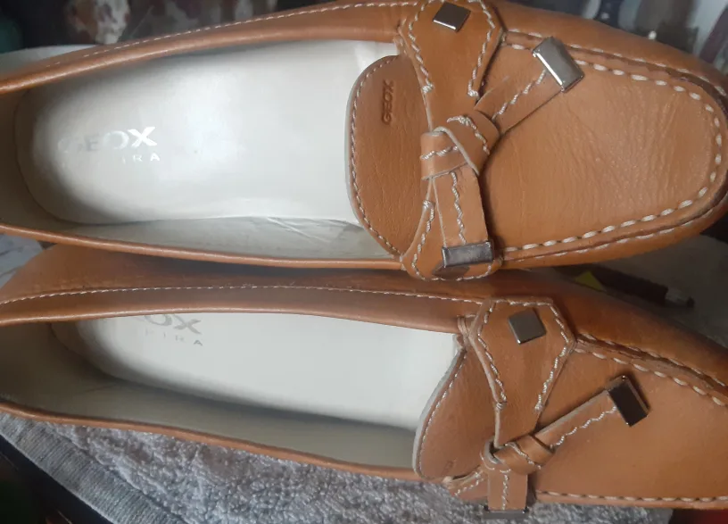 Geox Leather Loafers - Size 7 image indicator(2)