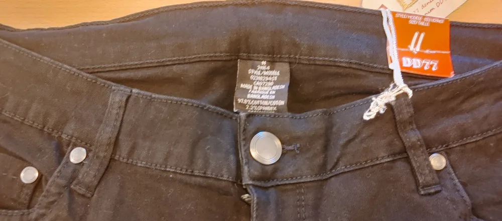 DD77 Black Skinny Leg Jeans - Size 11 image indicator(10)