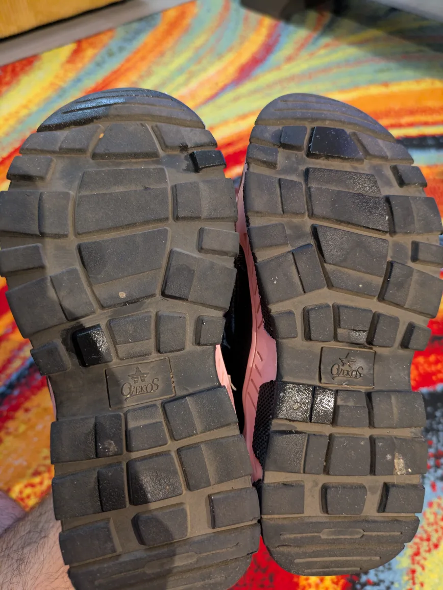 Ovekos Black & Pink Winter Boots - Size 11.5 image indicator(3)