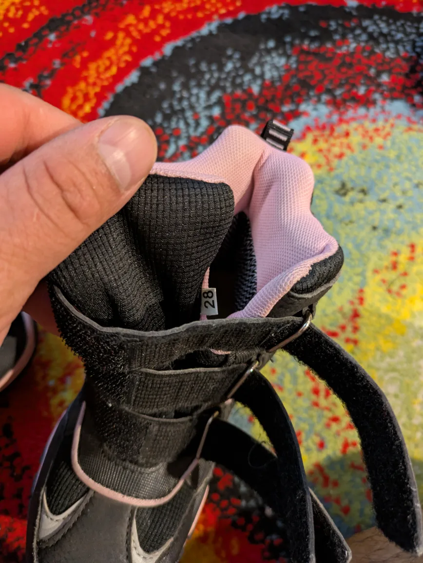 Ovekos Black & Pink Winter Boots - Size 11.5 image indicator(4)