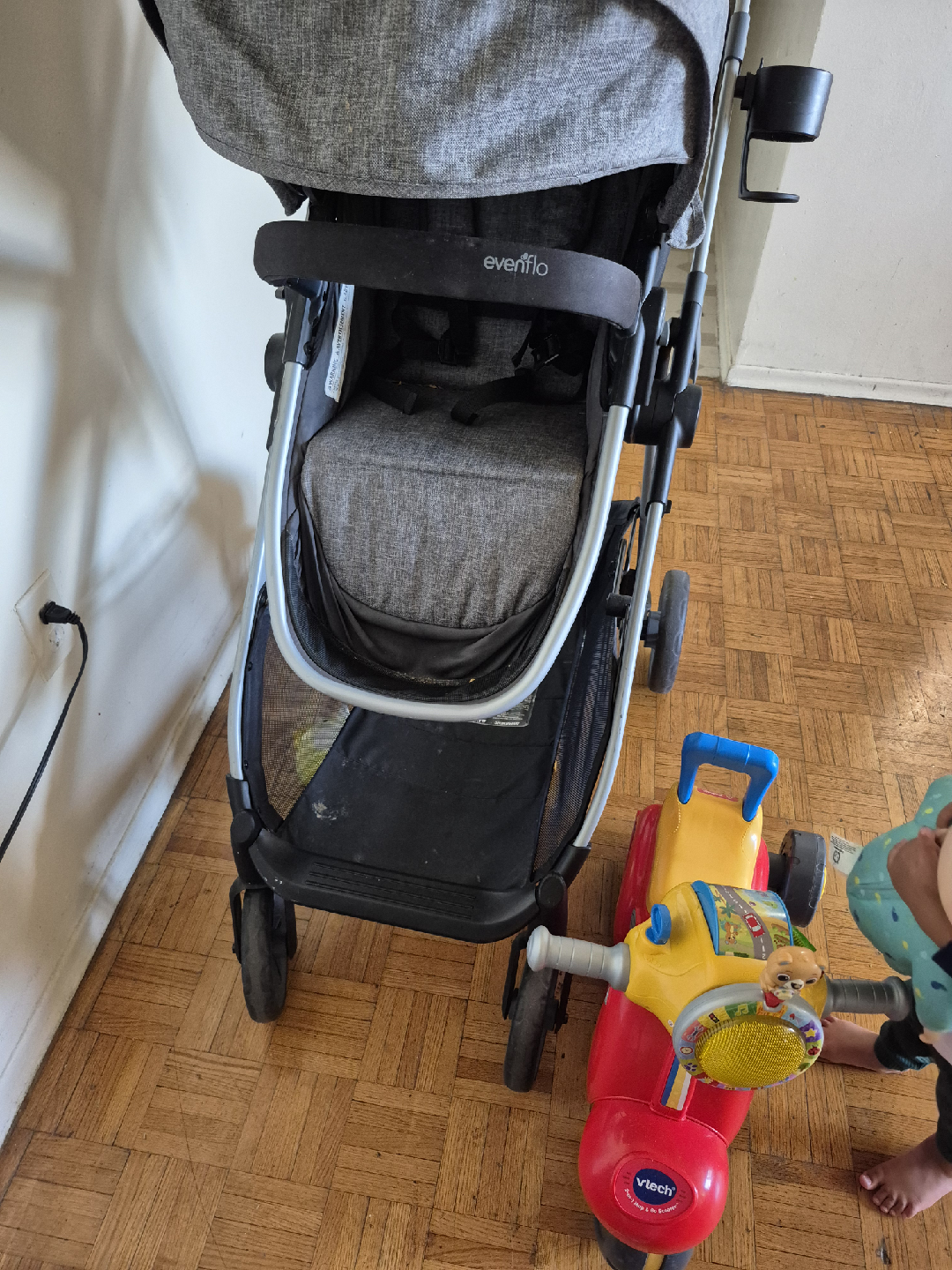 Evenflo Stroller - Great Condition! - photo 4