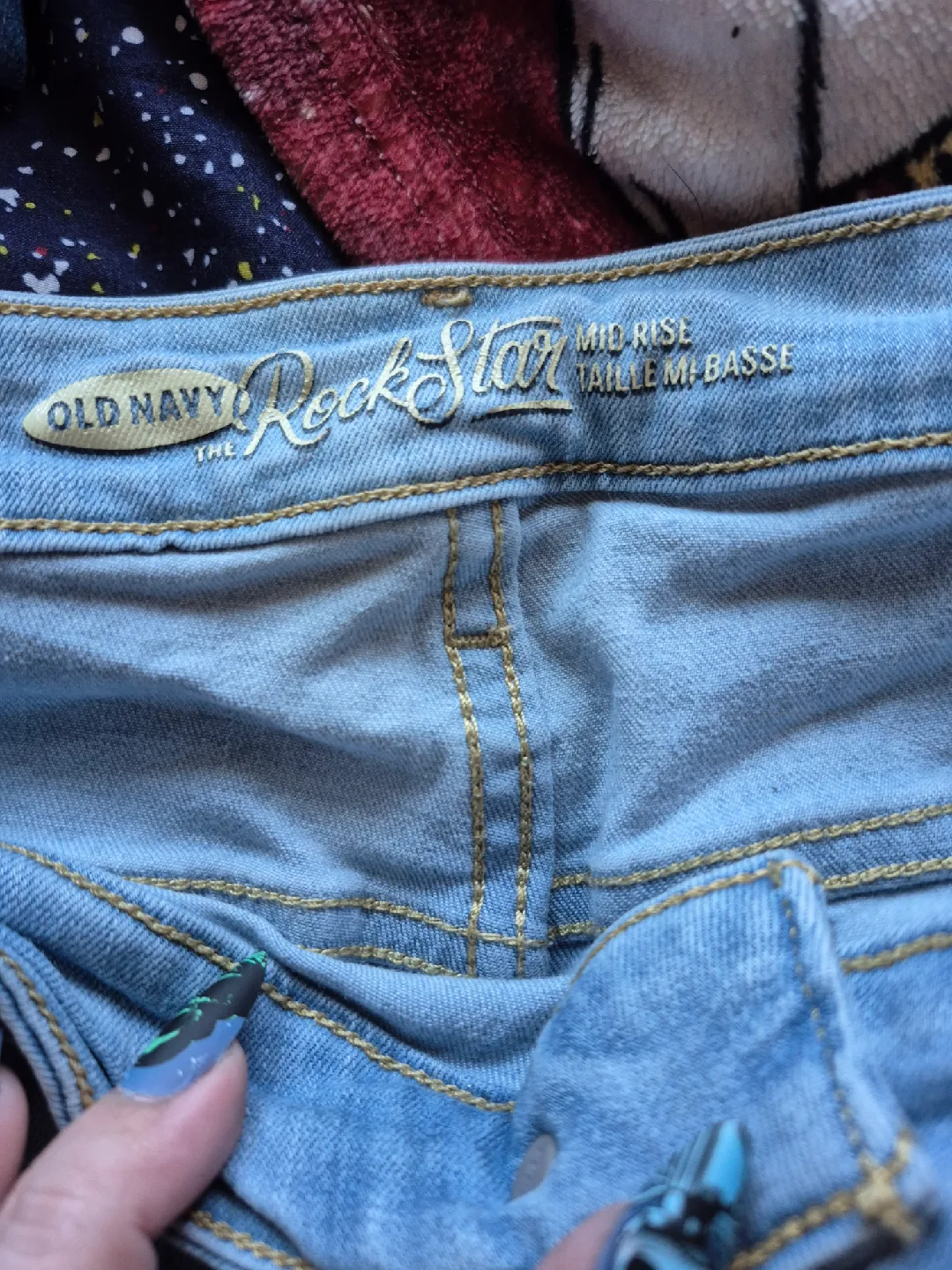 Old Navy Rockstar Mid Rise Jeans - Size 16 image indicator(2)