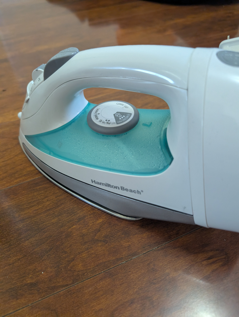 Hamilton Beach Iron - Great Condition! - photo 2