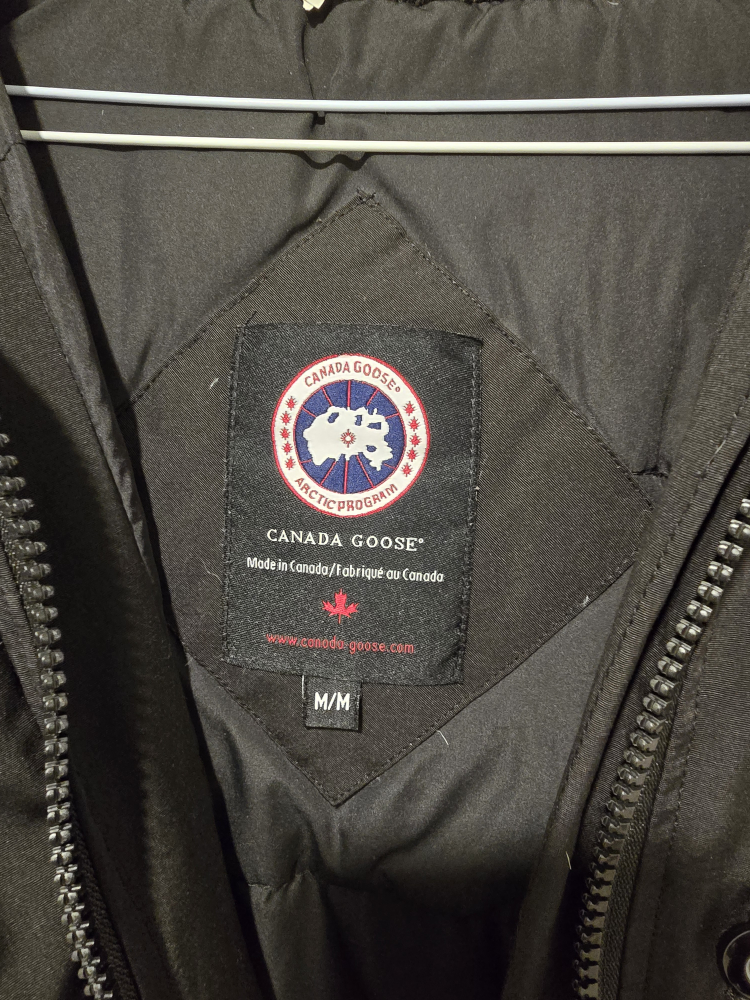 Canada Goose Parka - Black - Size M - photo 2