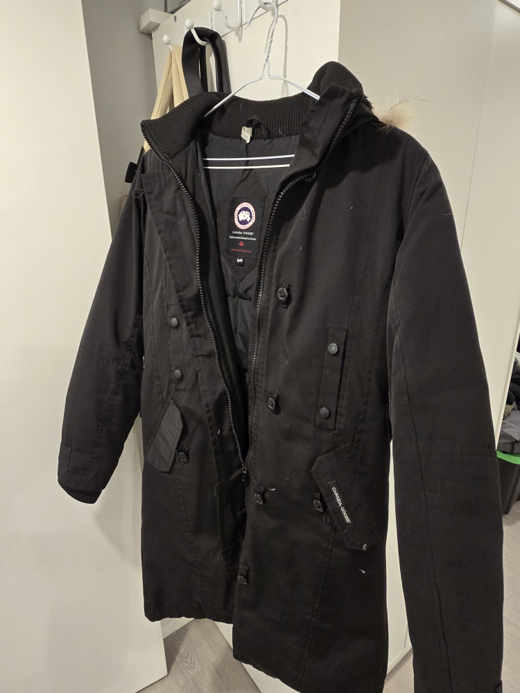 Canada Goose Parka - Black - Size M - photo 3