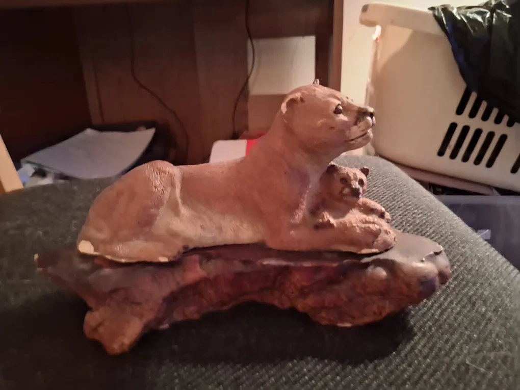 Lioness and Cub Figurine image indicator(3)