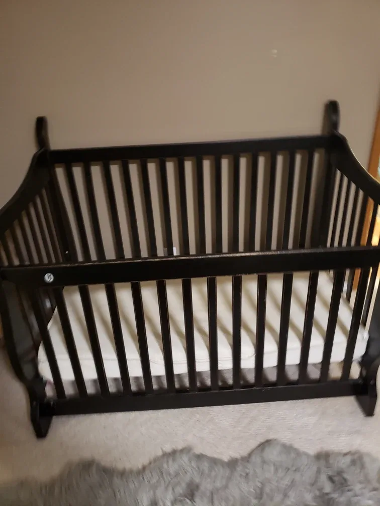 Convertible Baby Crib - Black image indicator(2)