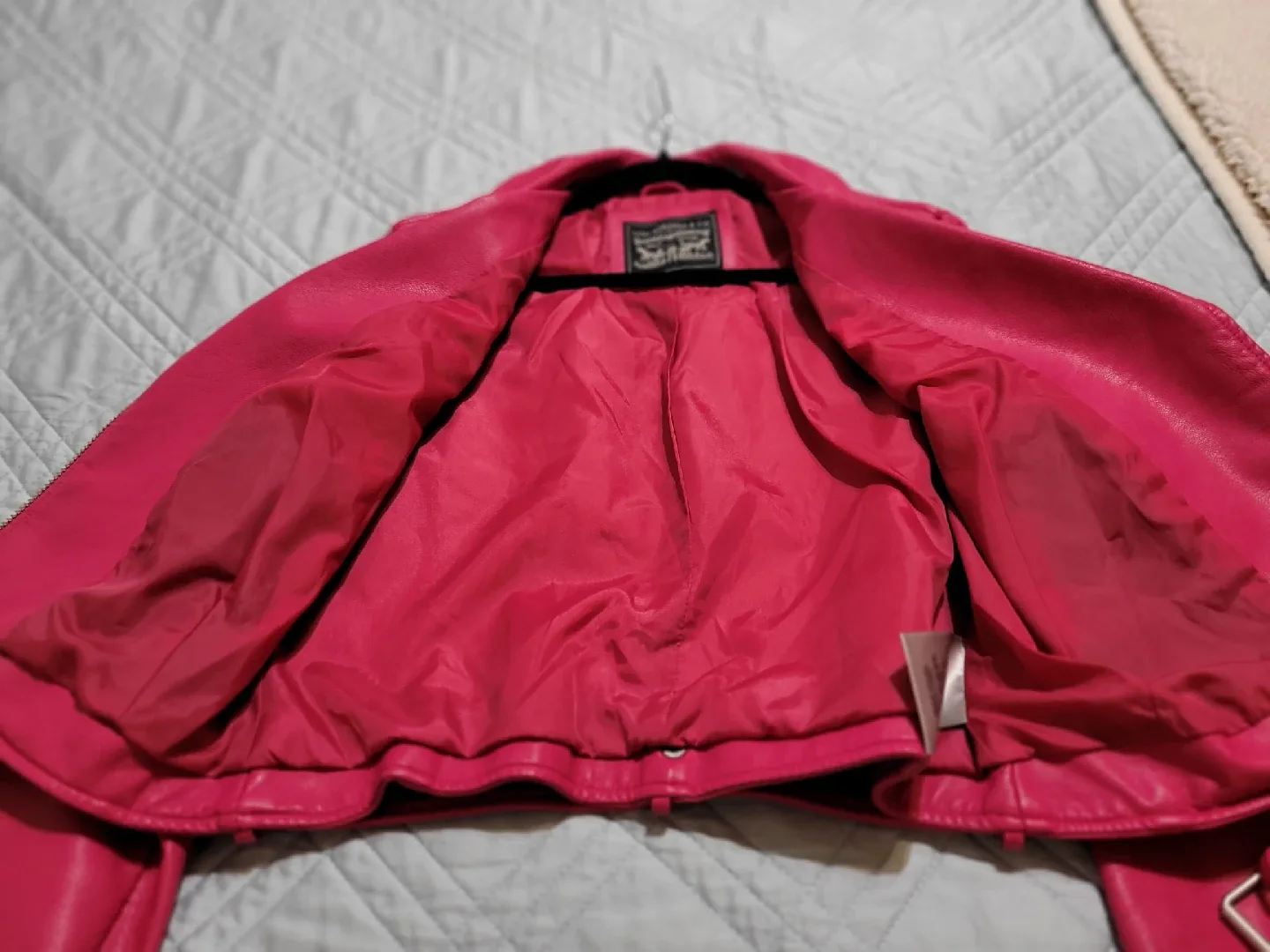 Levi's Pink Leather Jacket - Size M image indicator(4)