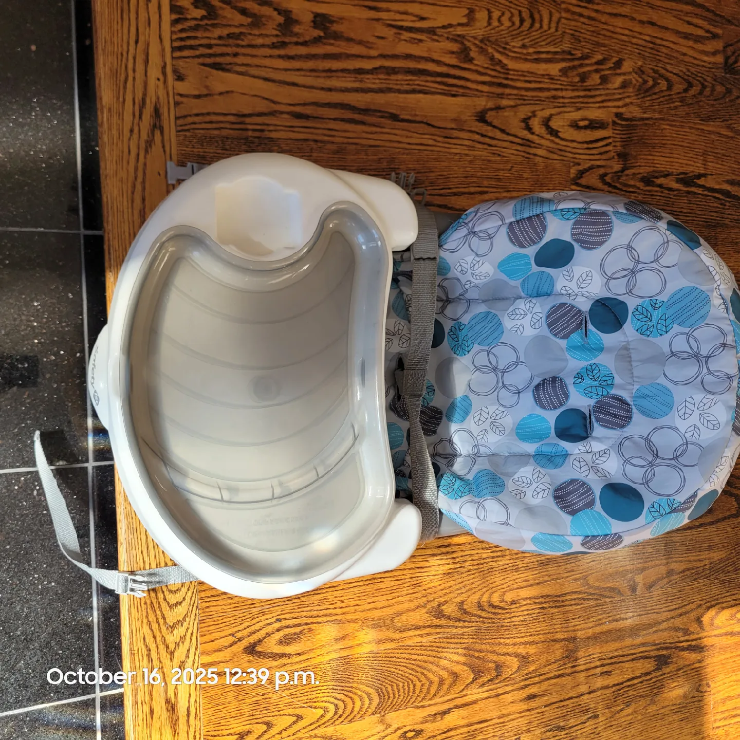 Safety 1st Easy Clean High Chair image indicator(3)