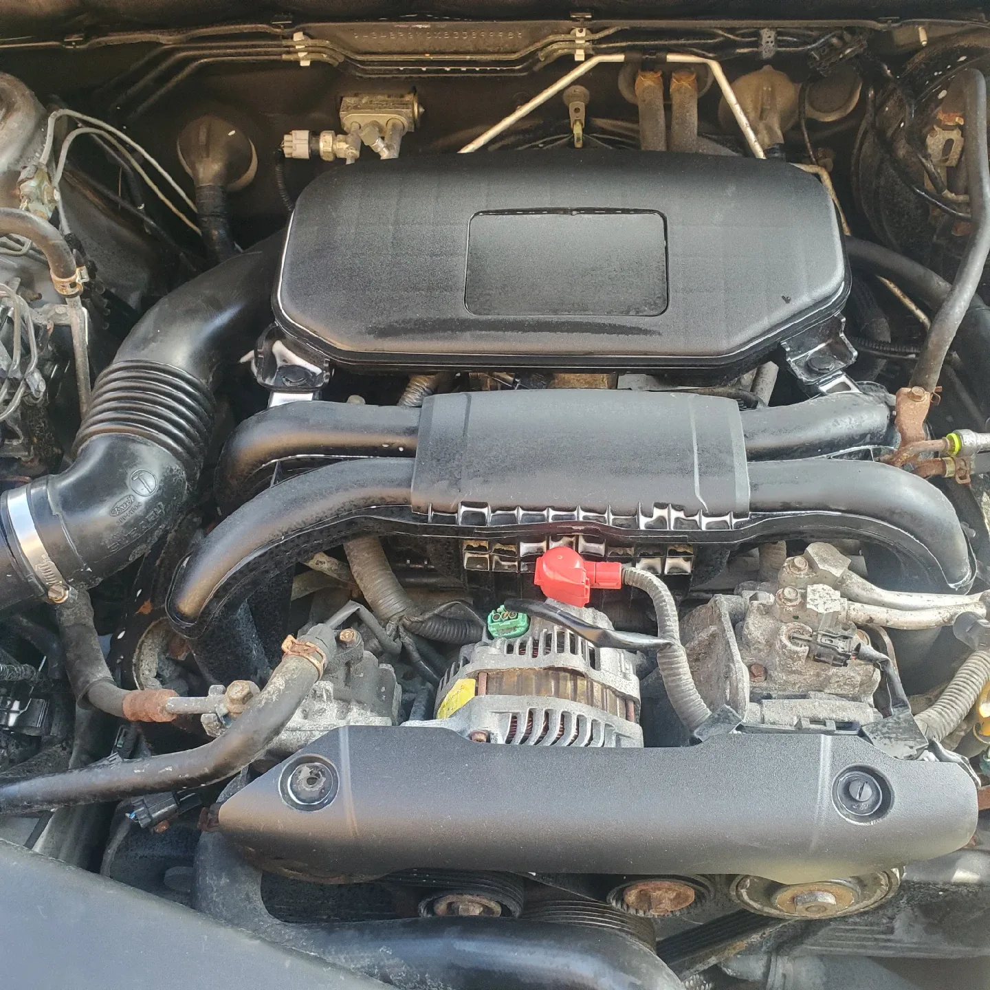 Silver Subaru Outback Wagon 12 image indicator(3)