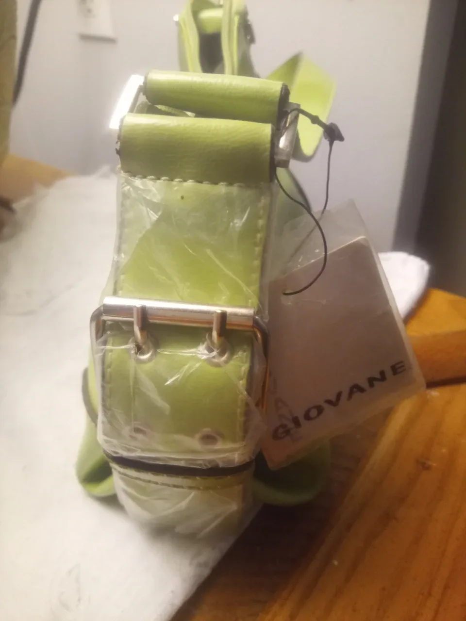 Giovane Lime Green Shoulder Bag image indicator(3)