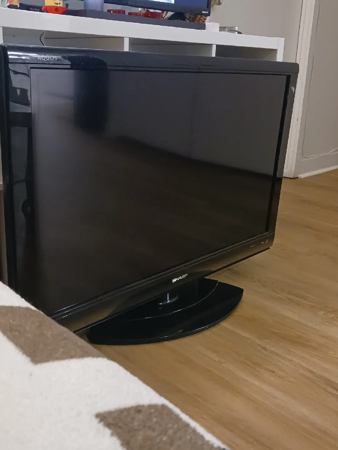 Sharp Aquos LCD TV thumbnail