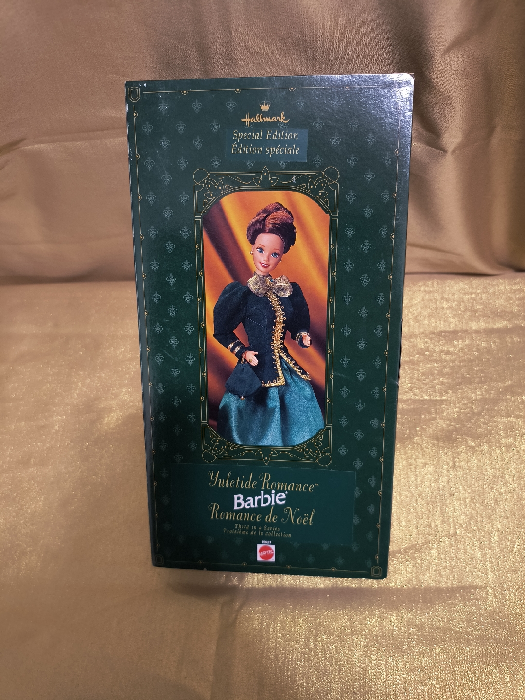 Hallmark Yule Tide Romance Barbie Doll - Special Edition - photo 2
