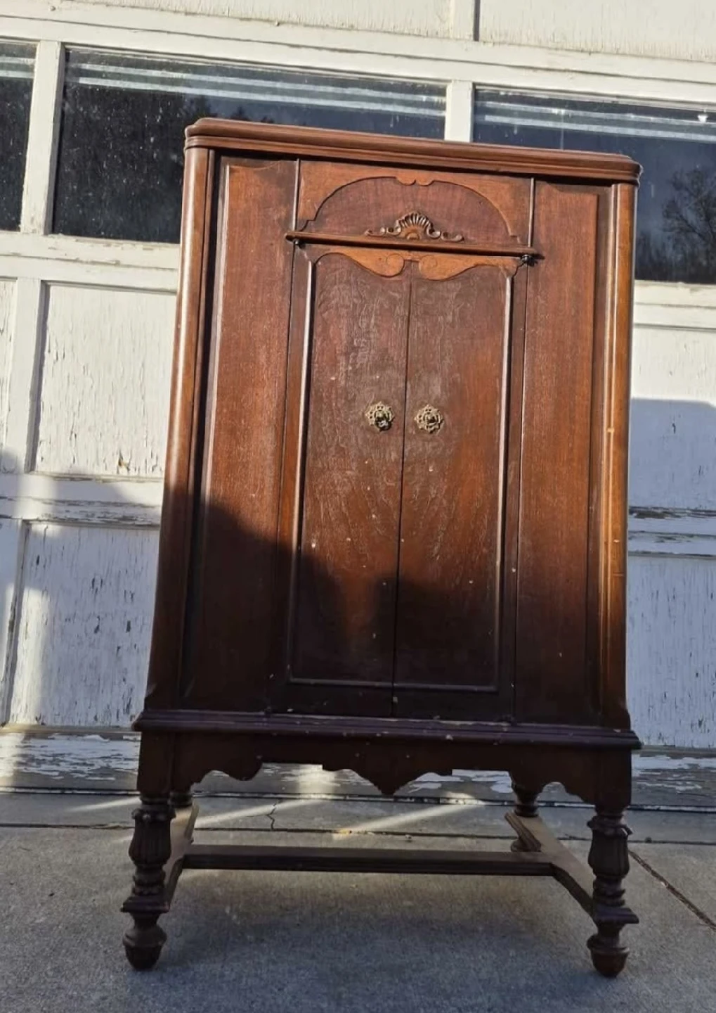 Vintage Victor radio cabinet ( no radio)