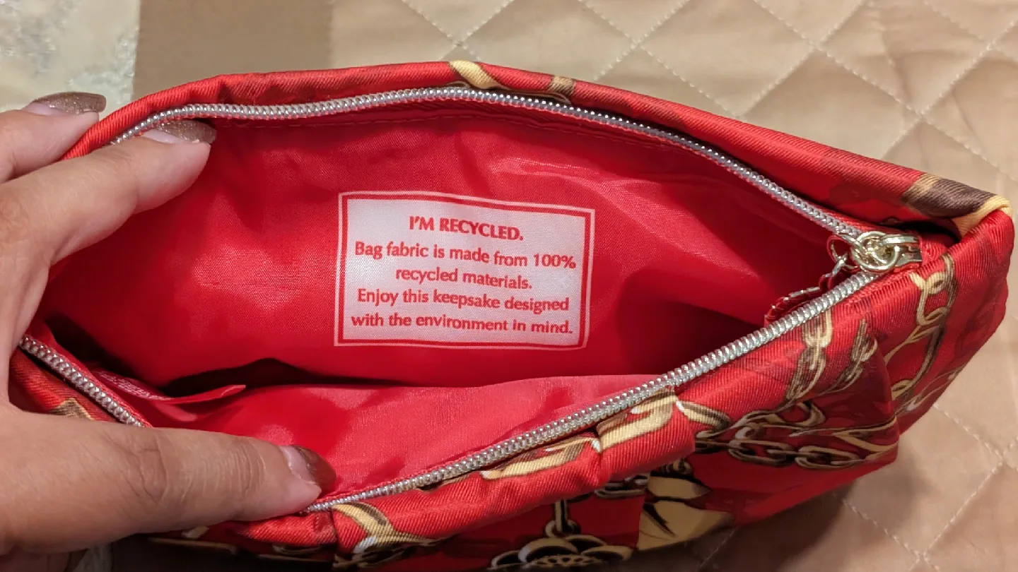 Estée Lauder Perfectly Clean Foam Cleanser & Red Bag image indicator(9)