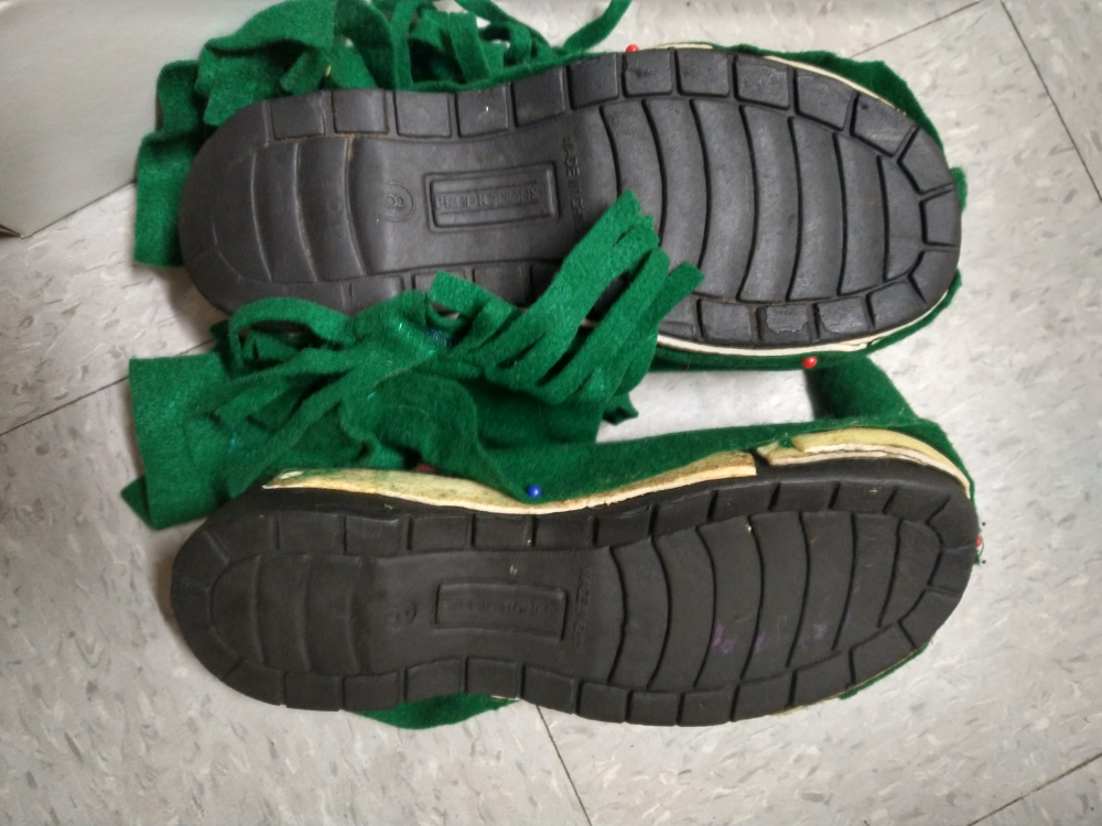 Elf/Robin Hood booties - photo 2