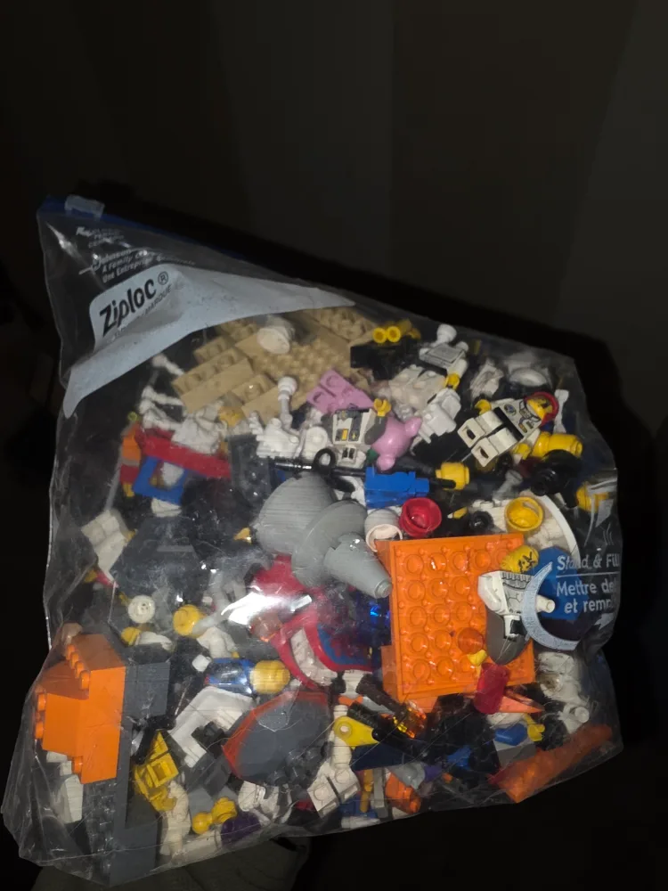 Lego Bricks and Minifigures Lot image indicator(3)