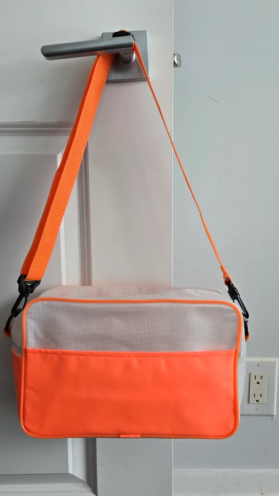Airwalk Orange Cooler Bag image indicator(2)