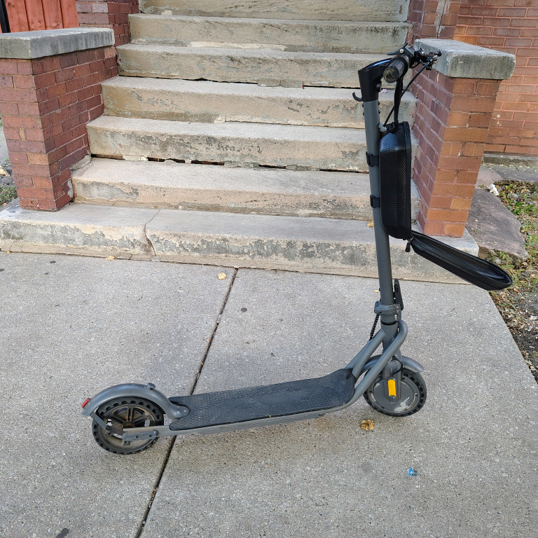 electric scooter goes up to 25 mph