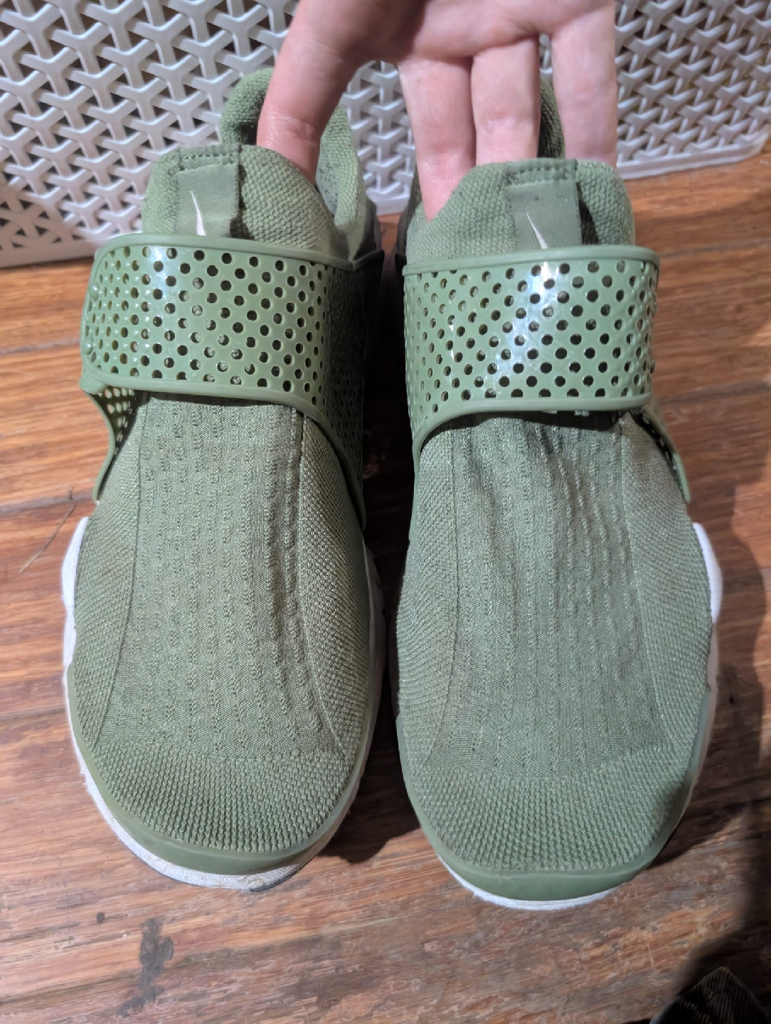 Nike Zenji Olive Green Shoes