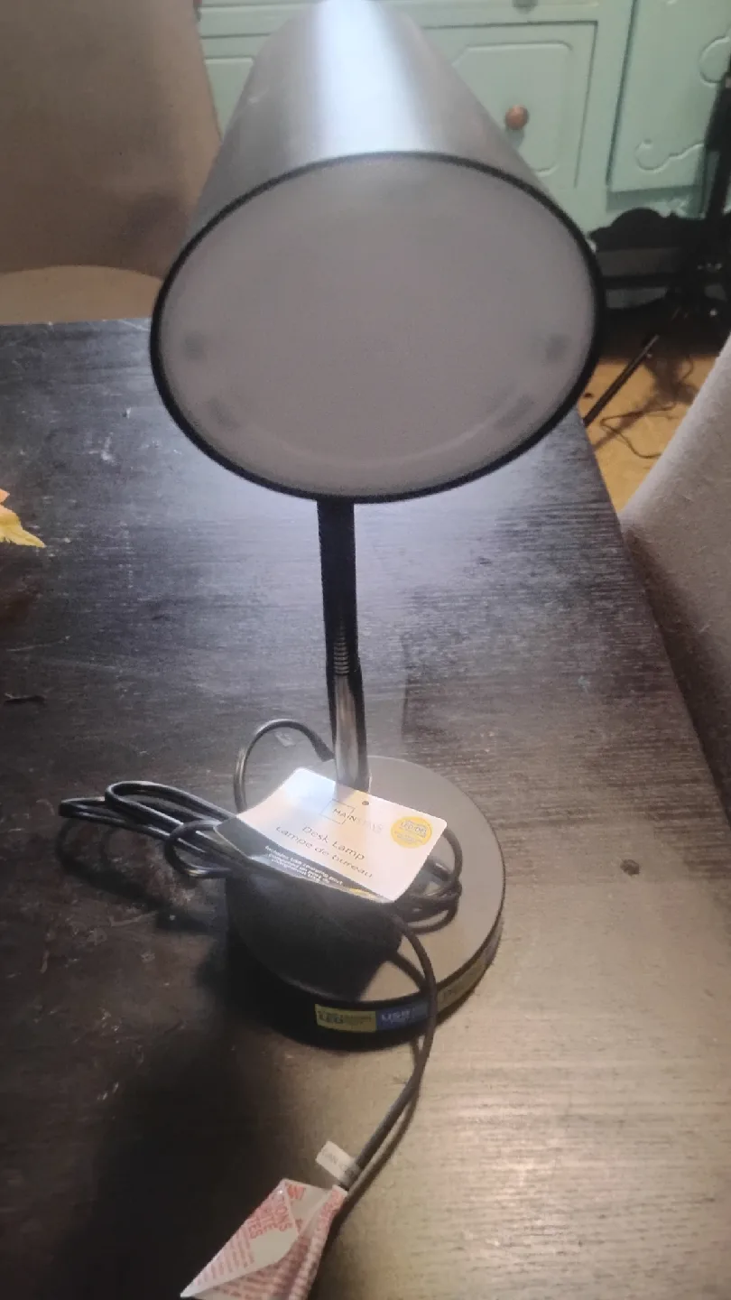 Mainstays Desk Lamp with USB Charging Port🥕 image indicator(3)
