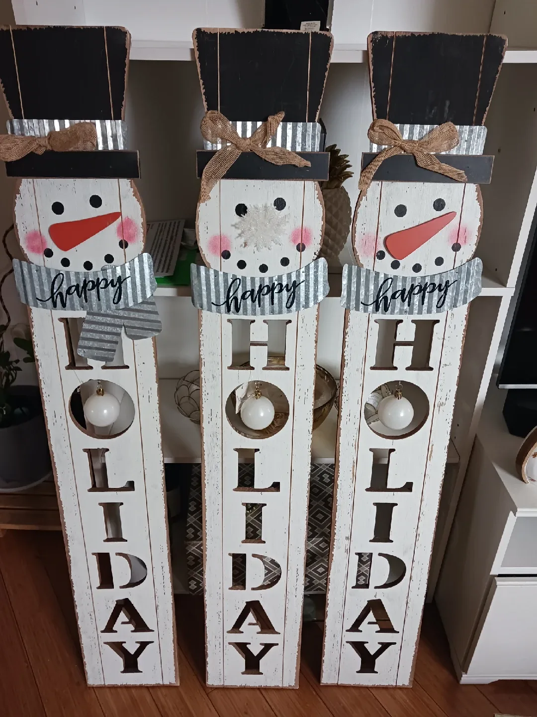 🎄 Wooden Snowman “Happy Holiday” Porch Signs – Set of 3 🎄 thumbnail
