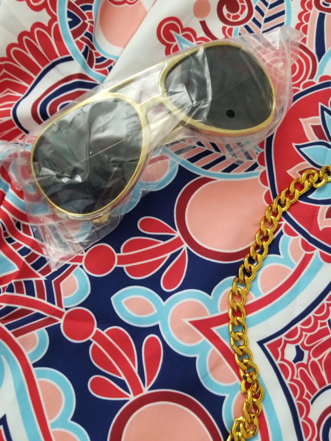 Patterned Tunic Top, Gold Chain, Sunglasses & Earrings - photo 2
