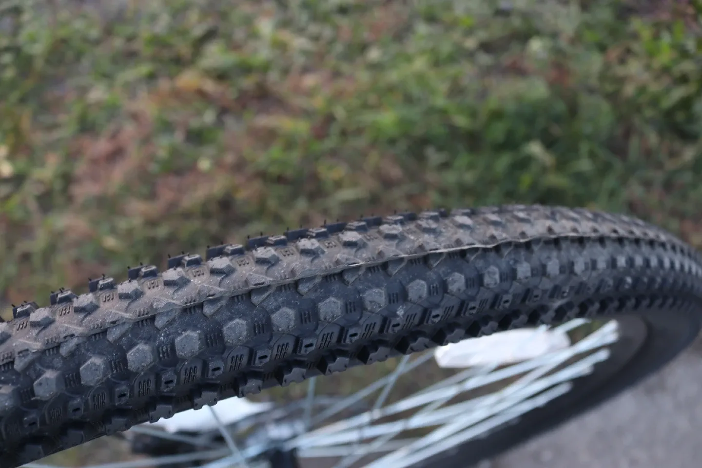 Adult mountain bike w/ free lock image indicator(4)