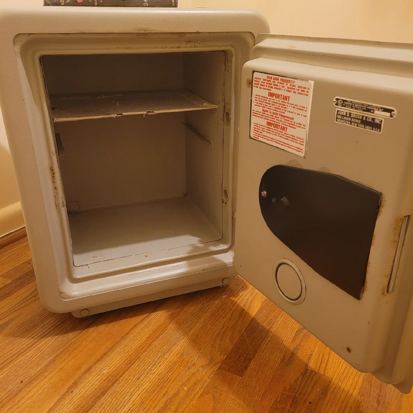 Sentry Valueguard Safe 1310 image indicator(2)