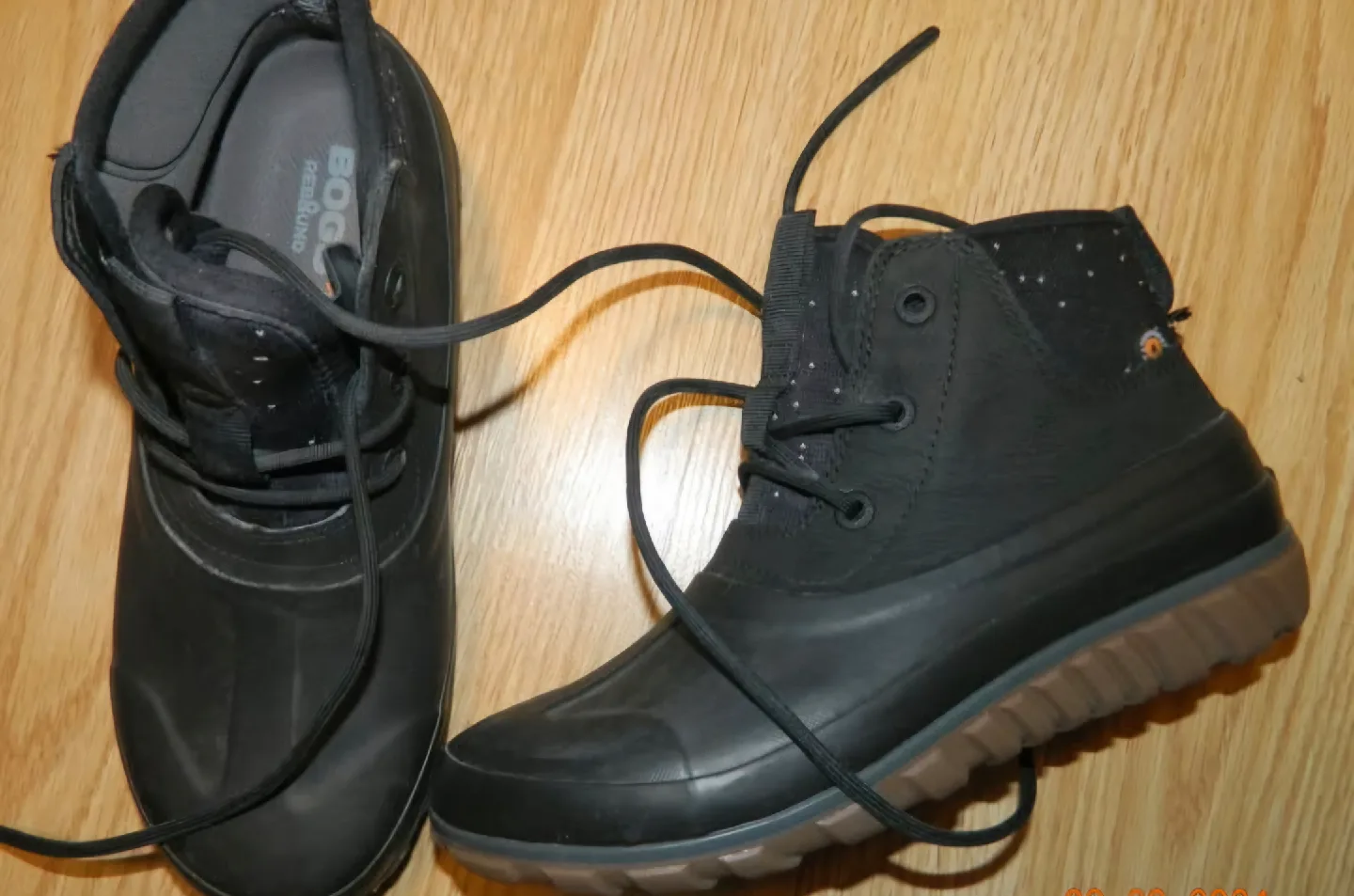 Bogs Rebound Bloom Black Boots - Size 7..like new thumbnail
