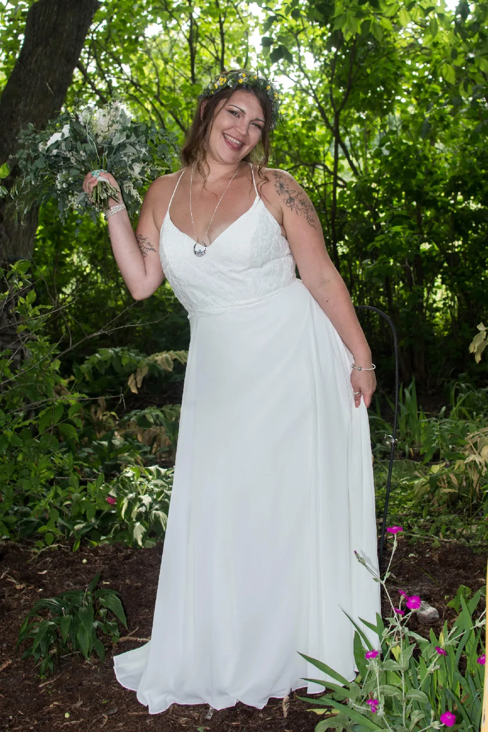 Éloise Marie Couture Ivory Wedding Dress - Size 12 image indicator(2)