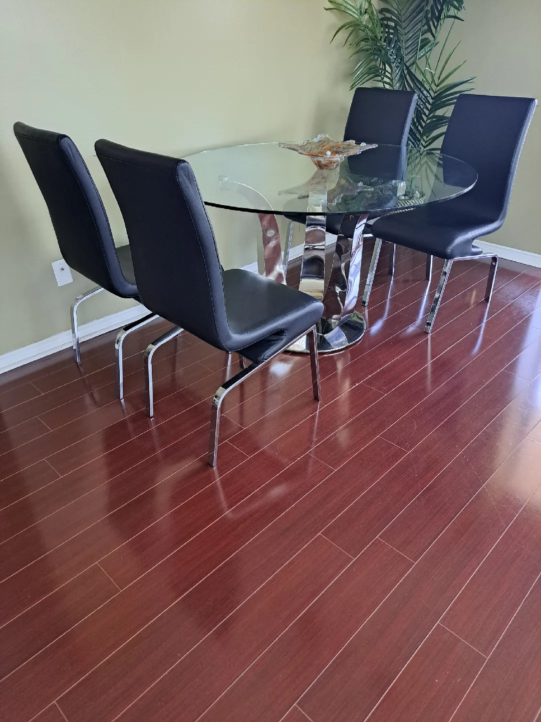 Glass Top Dining Table with 4 Black Chairs image indicator(2)