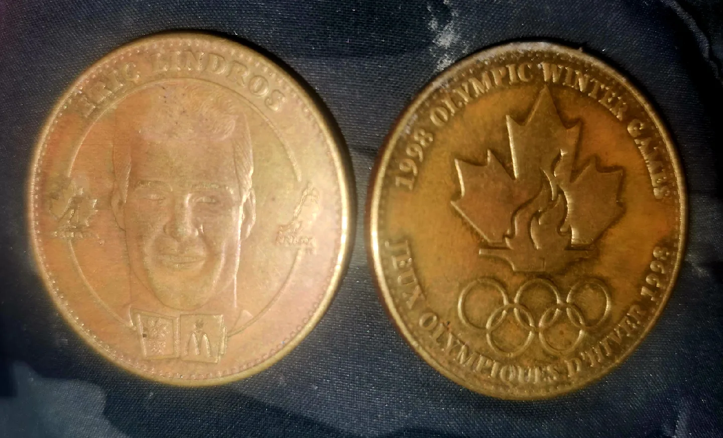 FREE McDonald's NHL Hockey Coins - Joe Nieuwendyk & Patrick Roy image indicator(2)