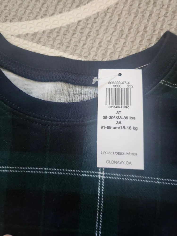 3T kids PJ set- BNWT old navy image indicator(2)