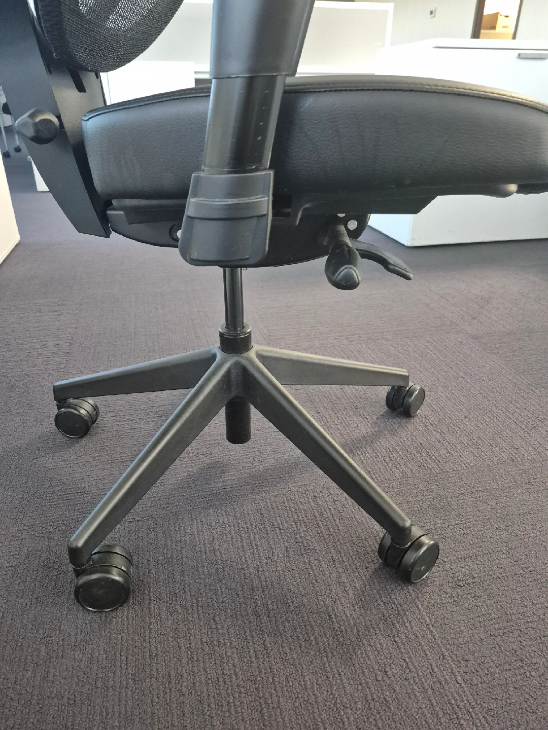 Allseating Black Office Chair image indicator(4)