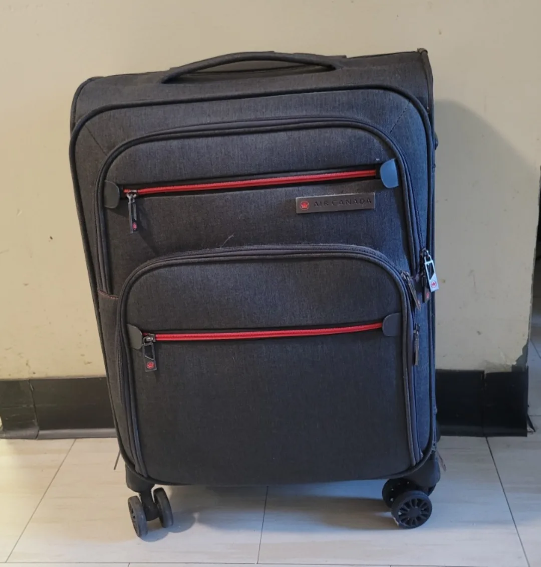 Air Canada Carry-On Suitcase image indicator(2)