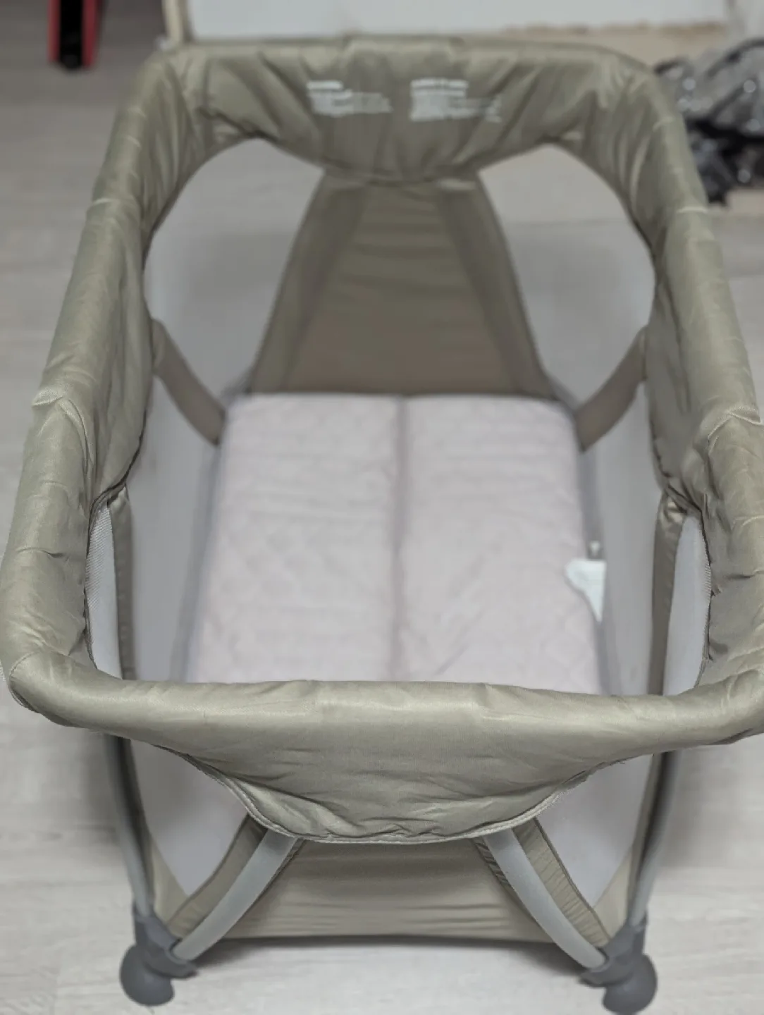 Nuna Sena Aire Playard - Excellent Condition! image indicator(3)