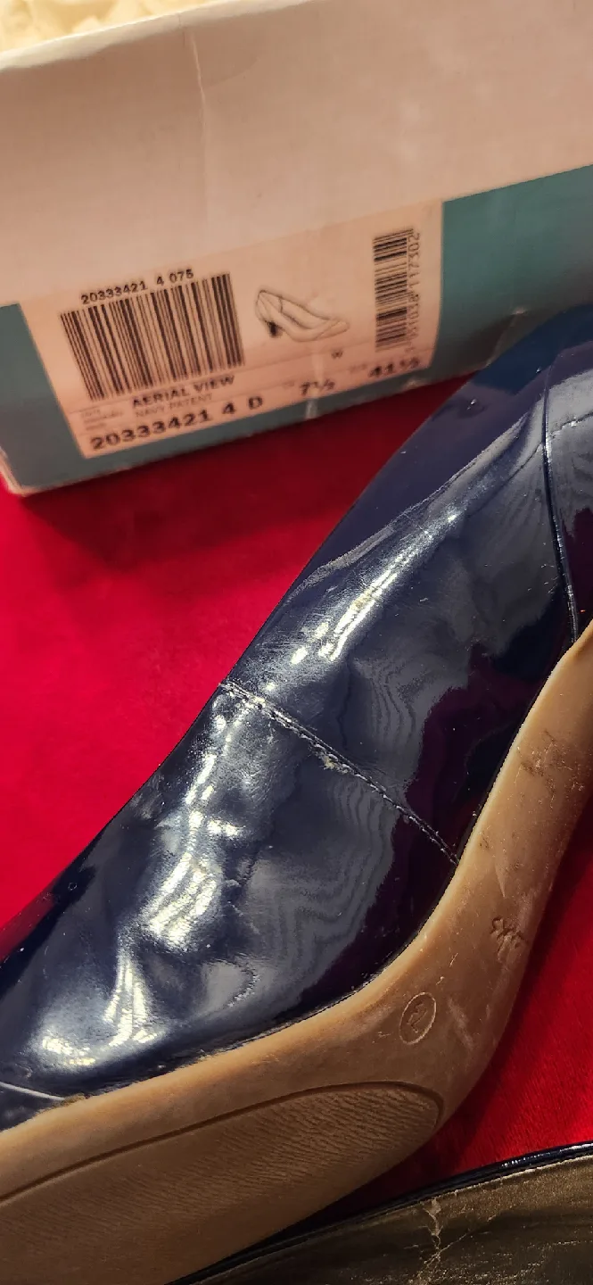 Clarks Aerial View Navy Patent Heels - Size 7.5 image indicator(5)