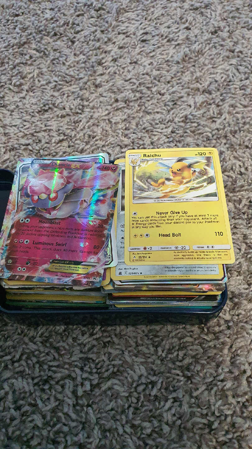 Pokémon Cards - Raichu & Diancie
