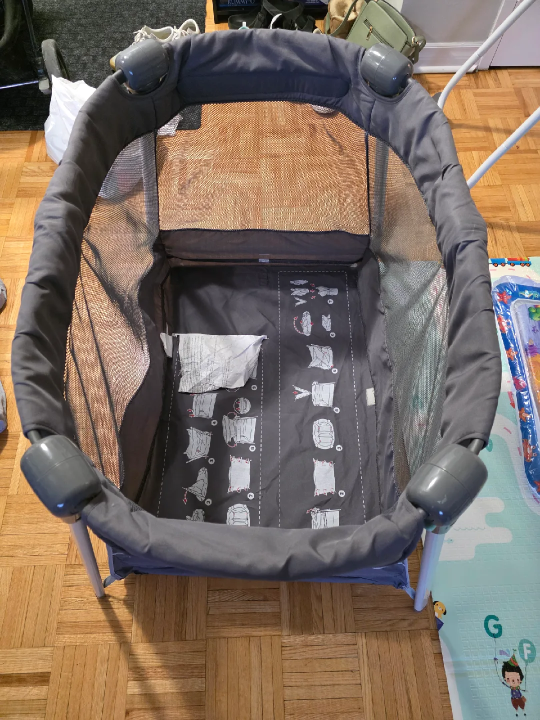 Fisher Price Bedside Bassinet/Playard image indicator(2)