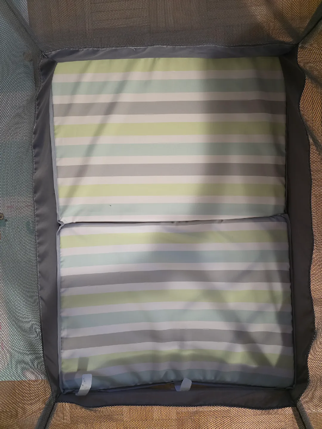 Fisher Price Bedside Bassinet/Playard image indicator(6)