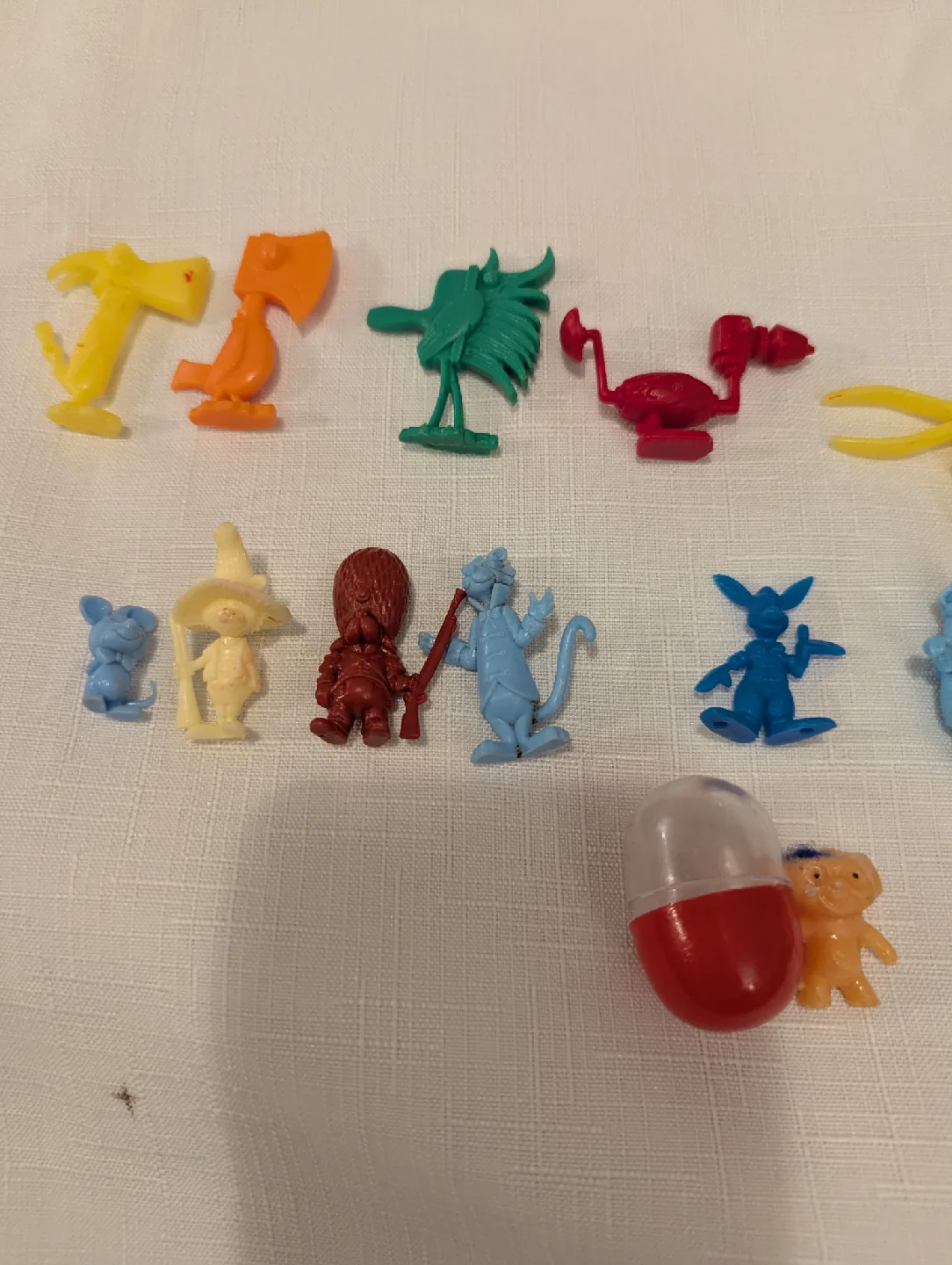 Vintage 1970s cereal box mini Figures image indicator(3)