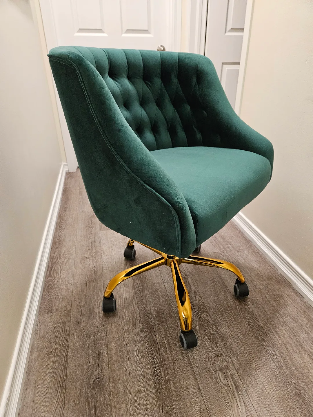 New Velvet Office Chair thumbnail