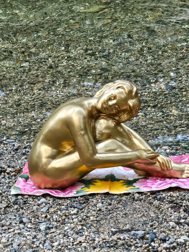 Golden Female Figure Statue image indicator(2)