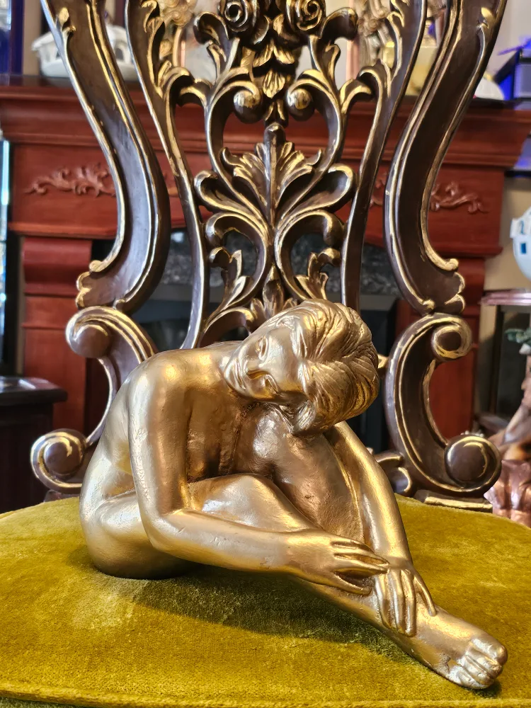 Golden Female Figure Statue image indicator(4)