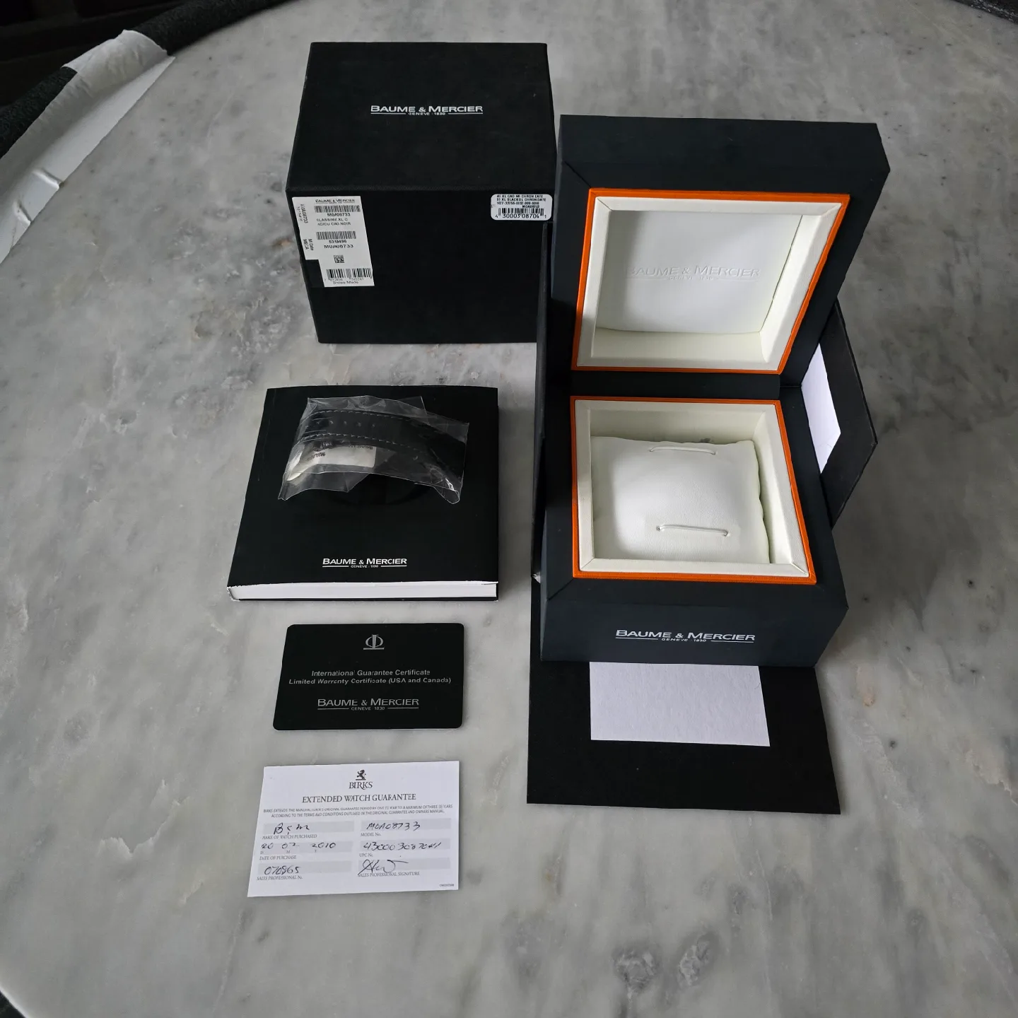 Baume & Mercier Classima Xl Chronograph watch + extra strap image indicator(2)